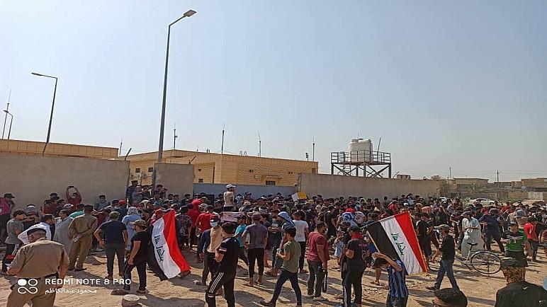 تظاهرات امام كهرباء قضاء النصر للمطالبة بزيادة ساعات التجهيز